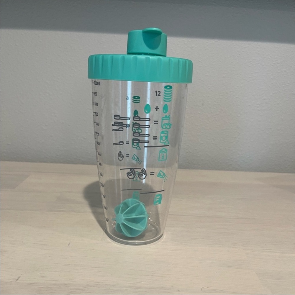 Pampered Chef Pancake Shaker